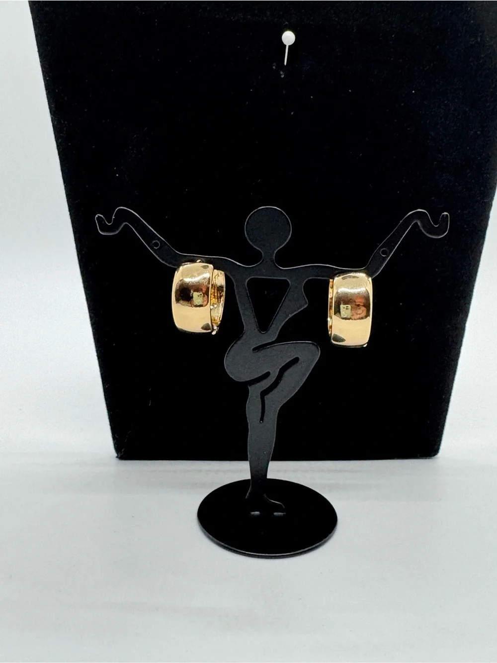 Classic Gold-Tone Hoop Earrings - Polished Finish